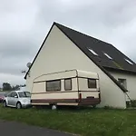 Vintage Caravane Κάμπινγκ Les Attaques