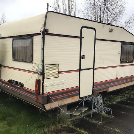 Campsite Vintage Caravane Les Attaques