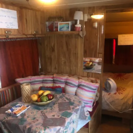 Vintage Caravane Κάμπινγκ *