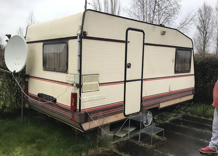 Camping Vintage Caravane Les Attaques
